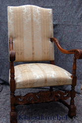 кресло антикварное из массива ореха изготовленное в Германии