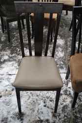 Продам деревянные стулья с сидушкой кожзам бу